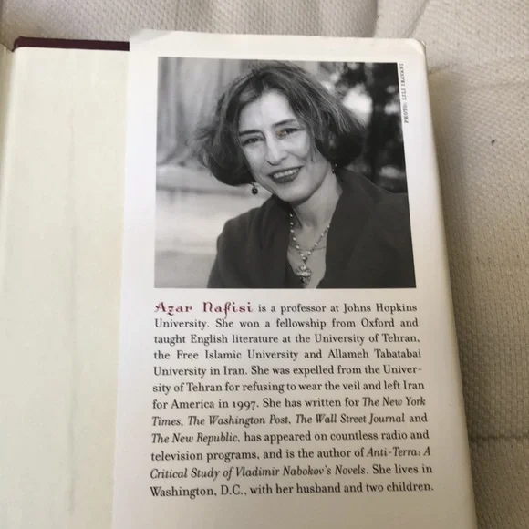 Reading Lolita in Tehran - Picture 3 of 4